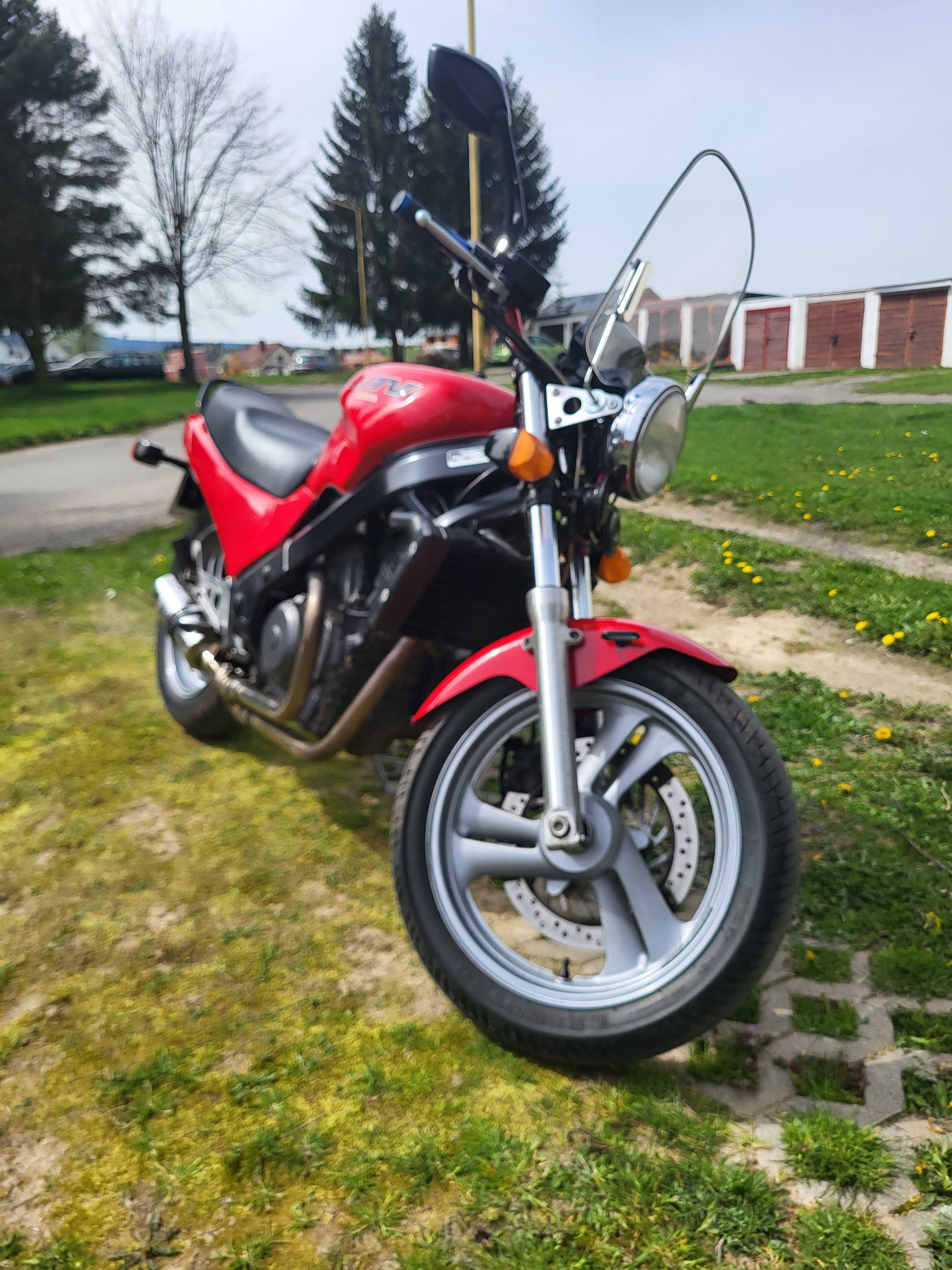 Honda NTV 650 Revere zamiana