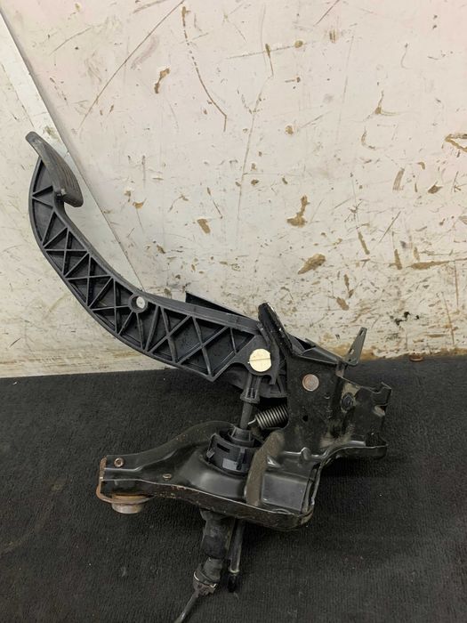 Ford Mondeo MK IV 4 Pedał Pompka Sprzęgła Podstawa Mocowanie