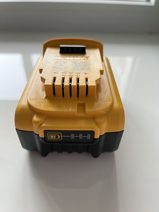 Акумулятор, батарея DeWalt dcb205 5ah