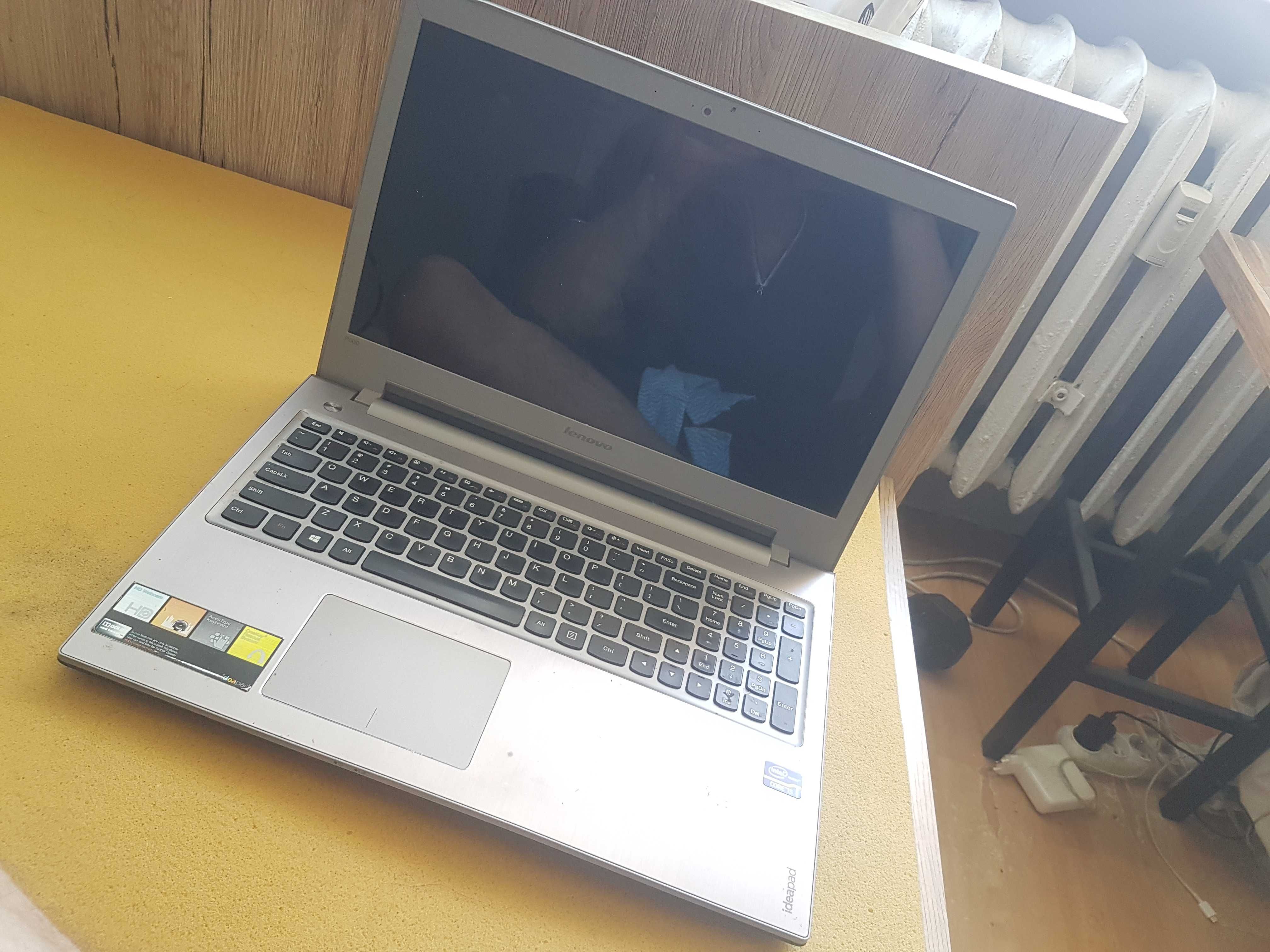 Laptop lenovo p500