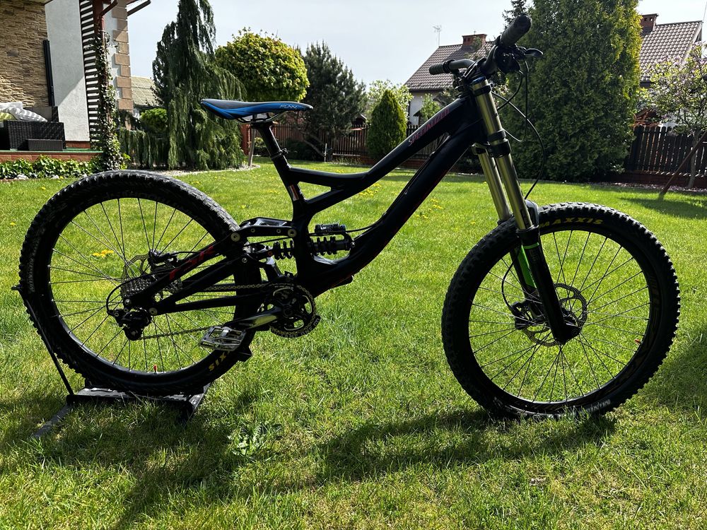 Specialized demo 8 fuzz tues dh gt commencal mondraker