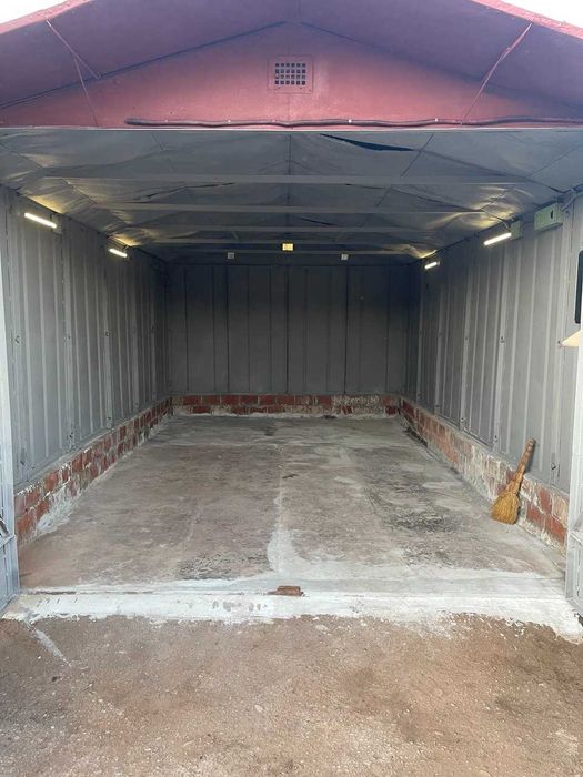 Продам гараж в кооперативі Кривчицький-1 (Бескидська 20А)