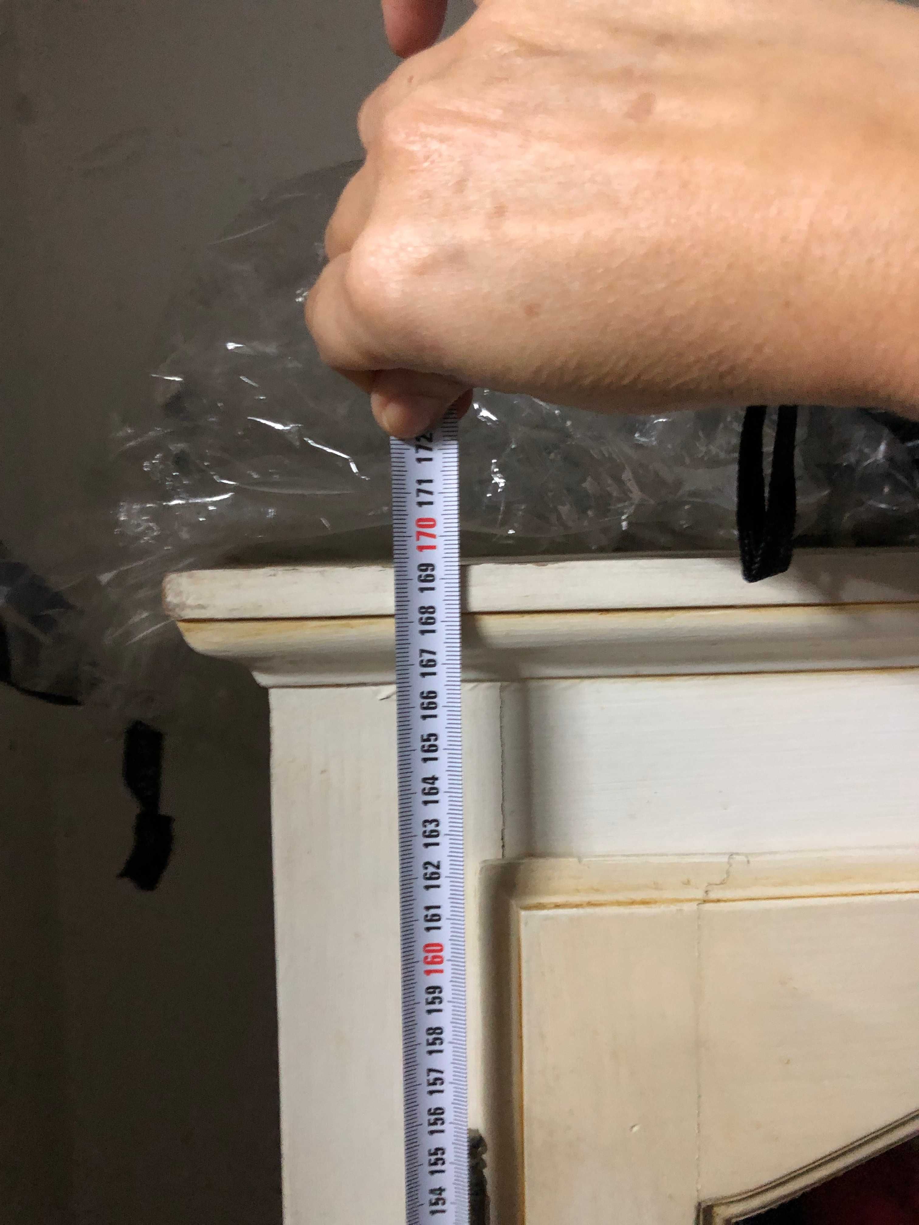 Roupeiro com acabamento casquinha de ovo