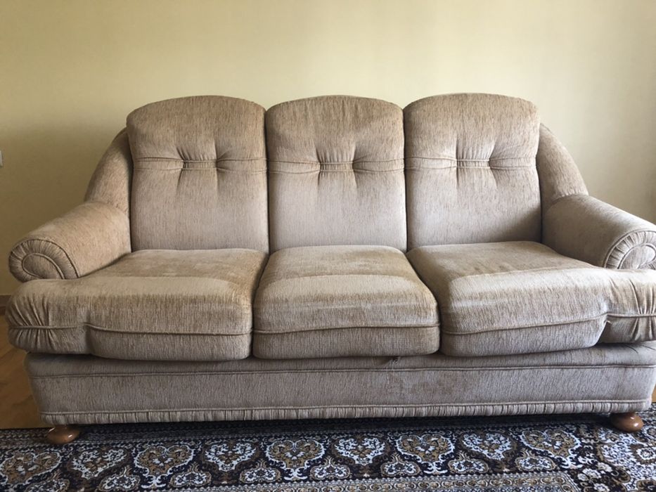 Диван ортопедичний . Желізний каркас в хорошому стані .