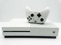 Konsola Microsoft XBOX One S 1TB Model 1681 Pad