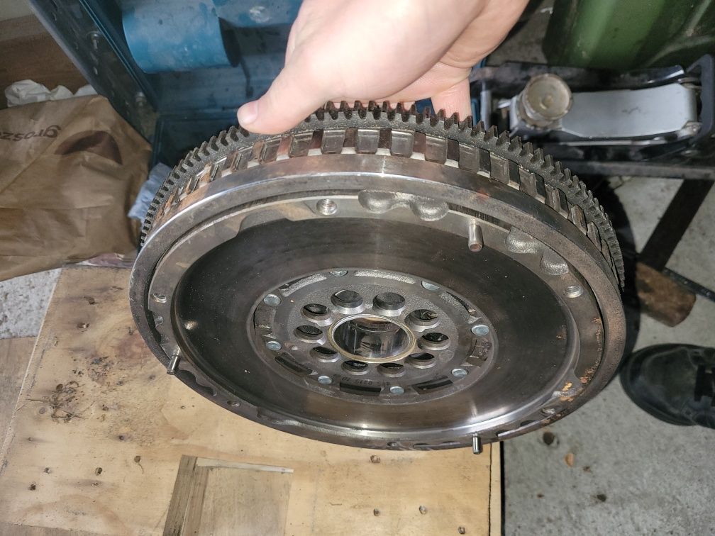koło dwumasowe LuK  Volvo 2.4d s40 s60 v50 v70