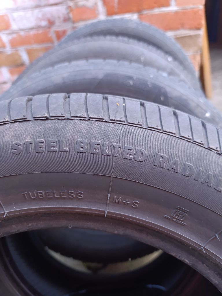 Продам резину 195/65 R15 б.в.
