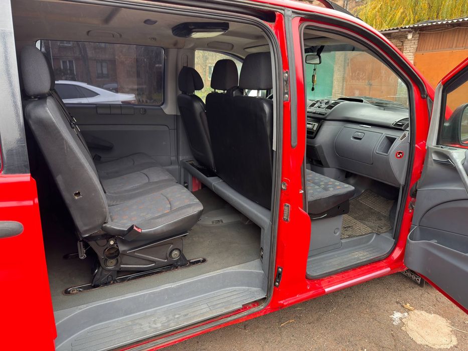 Продам Mercedes Vito 111 Оригинальный  пассажир