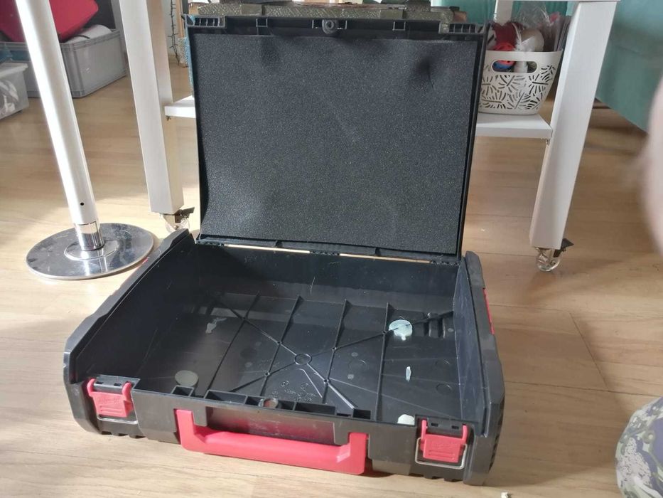 Skrzynka po narzędziach Milwaukee