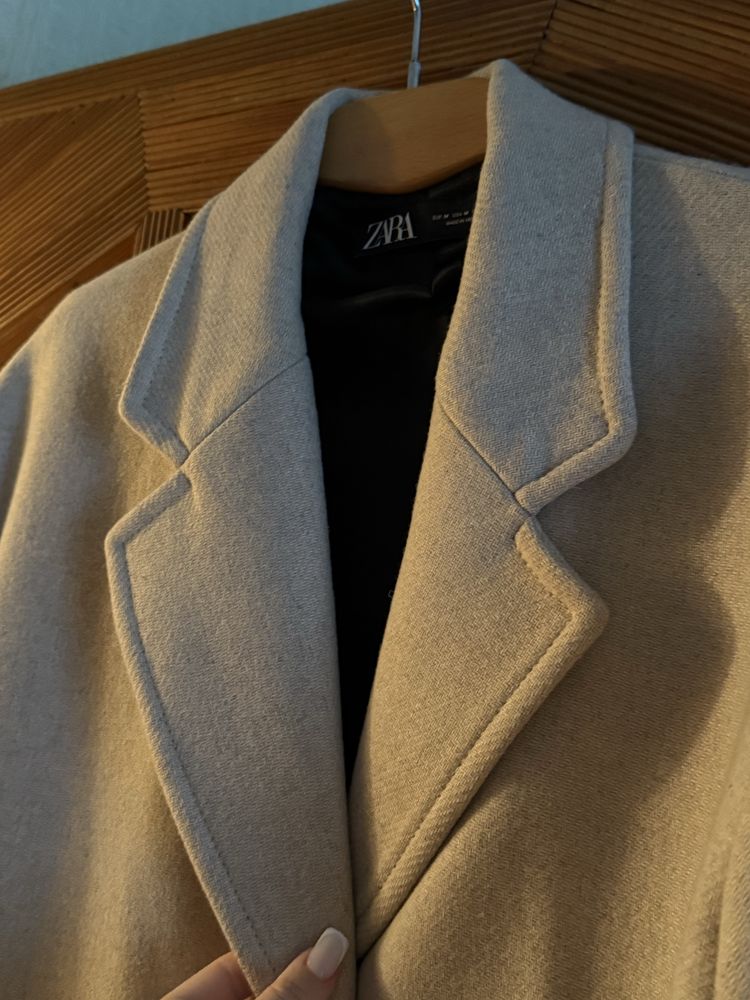 Пальто від  Zara