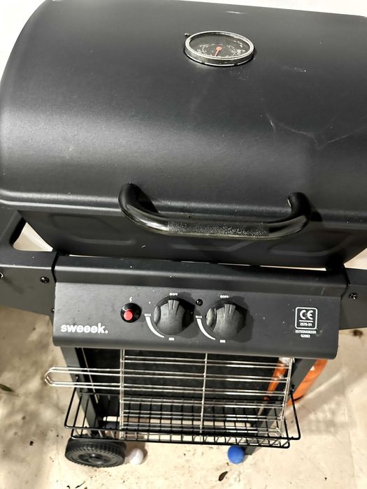 Churrasqueira a Gás Sweek – quase nova, pouco usada + 2 garrafas Galp