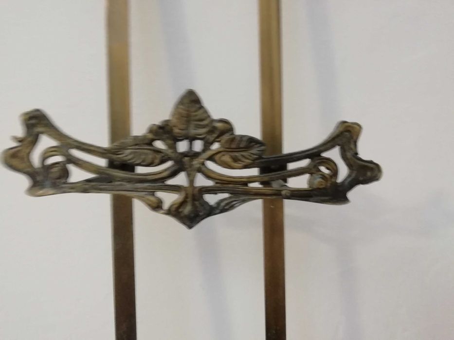 Apoio antigo em ferro de parede para Pratos etc*