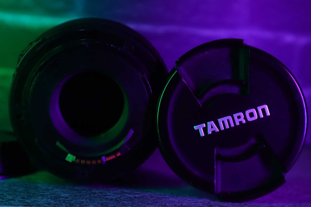 Objetiva Tamron 70-300mm f/4-5.6 Di LD Macro para Canon EF