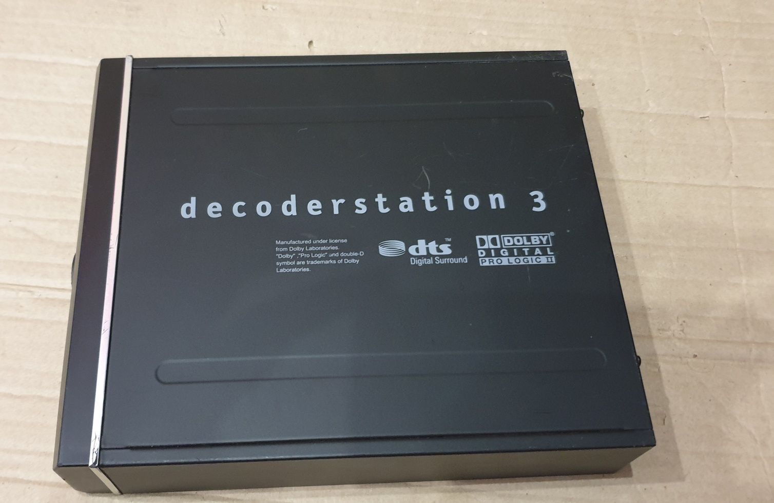Teufel decoderstation 3 аналогово-цифровий і цифро-аналоговий перетвор