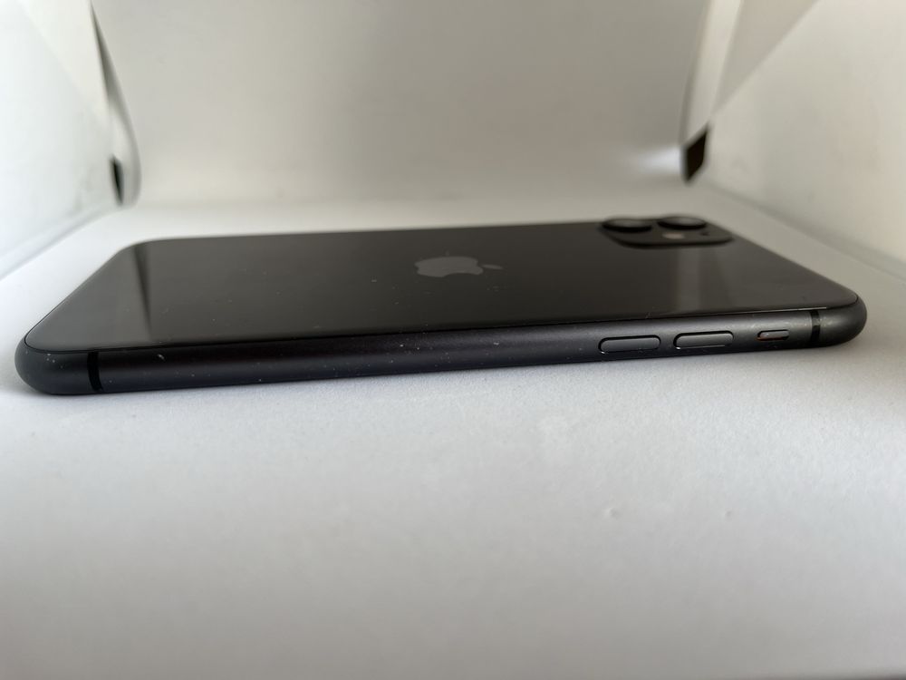 iPhone 11 preto - 64GBs