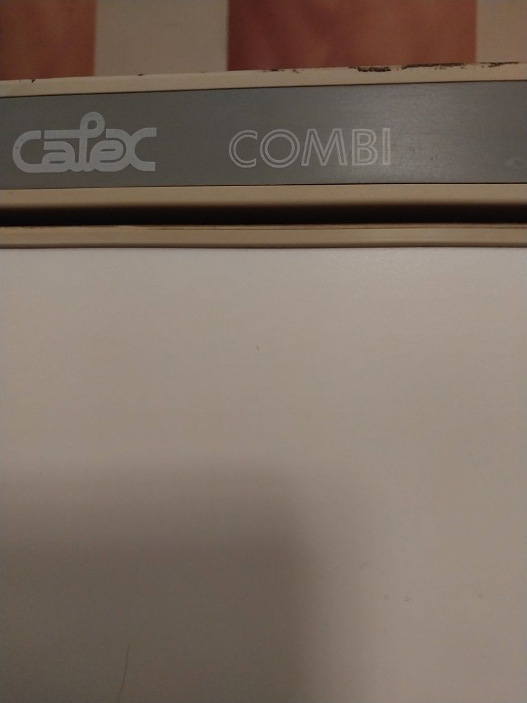Продам холодильник Caiex на запчасти