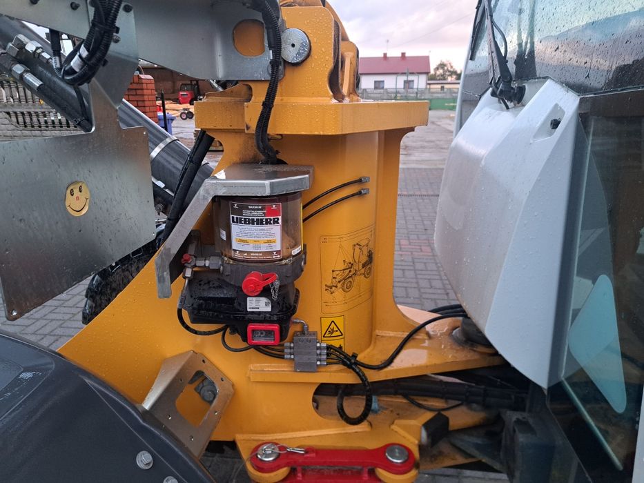 Sprzedam ładowarkę Liebherr 506 compact z 2023r.