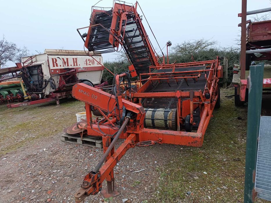 AMAC d2 zbieraczka kopaczka kombajn do zbierania cebuli zbioru warzyw
