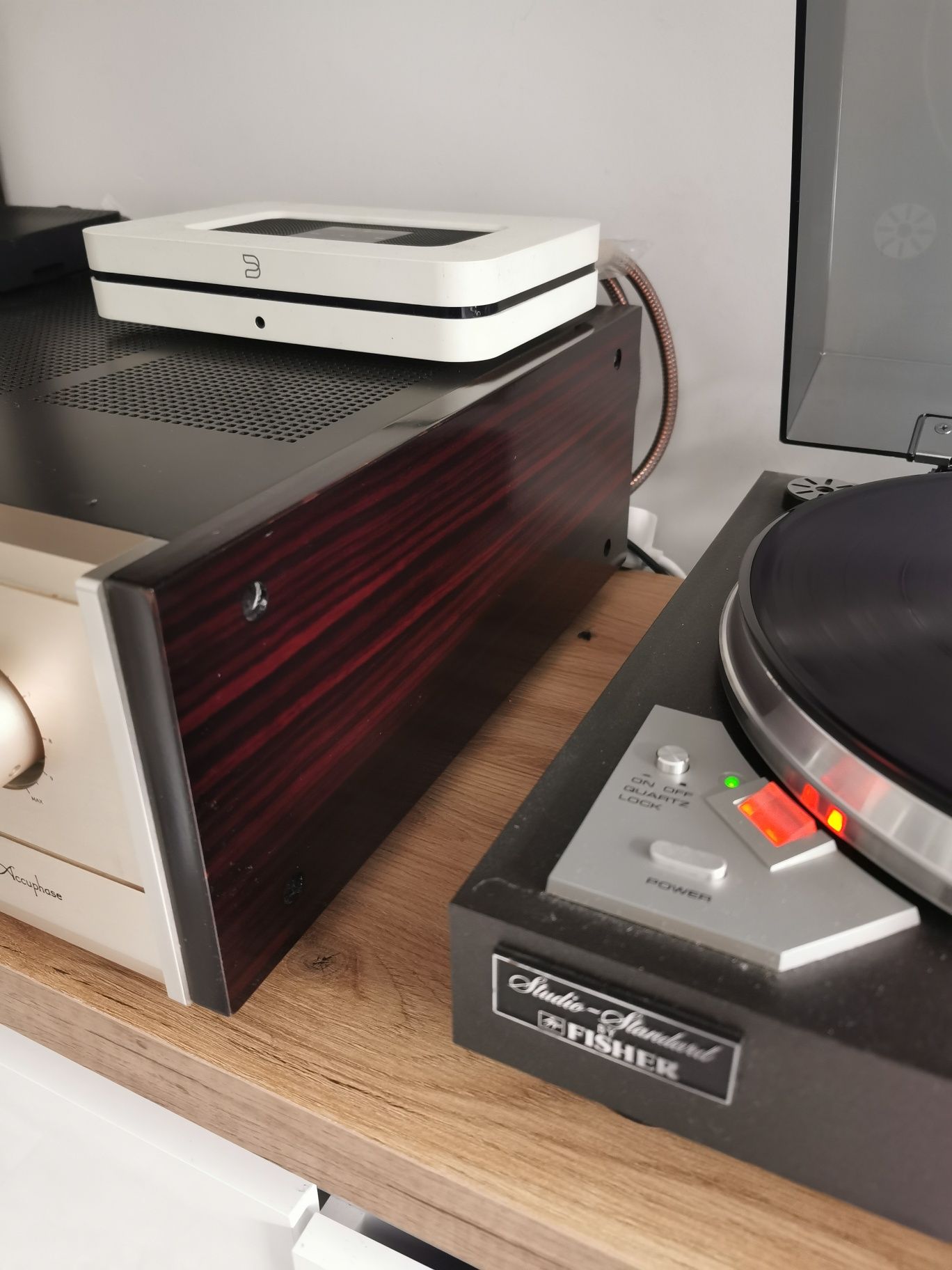 Wzmacniacz Accuphase E305