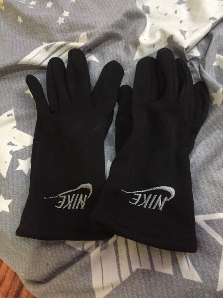 Перчатки Nike