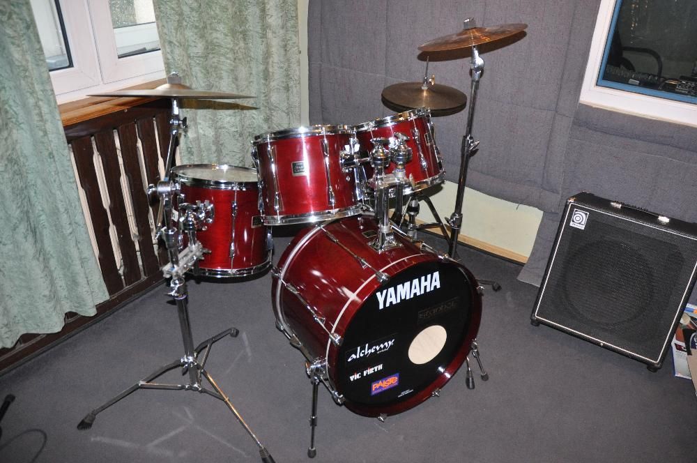 YAMAHA STAGE CUSTOM+blachy ZILDJIAN perkusja-kompletny zestaw