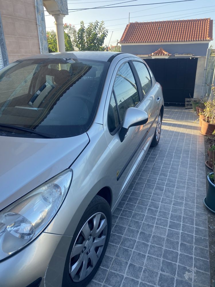 Peugeot 207 1.4i 16v