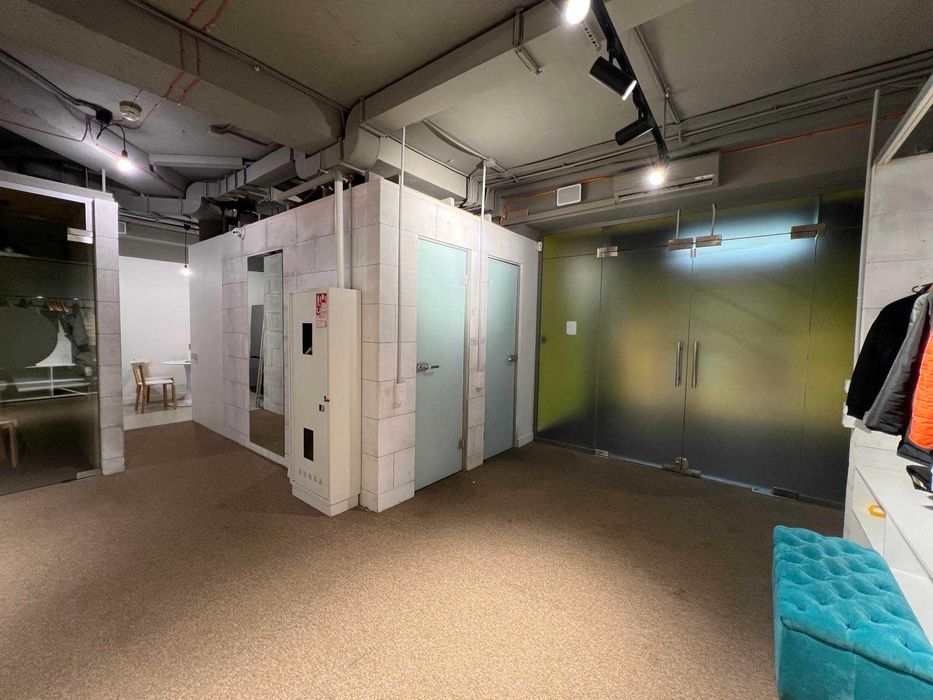 Здам офіс в ТРЦ, площа 240 м2, в стилі Лофт, метро Шулявська