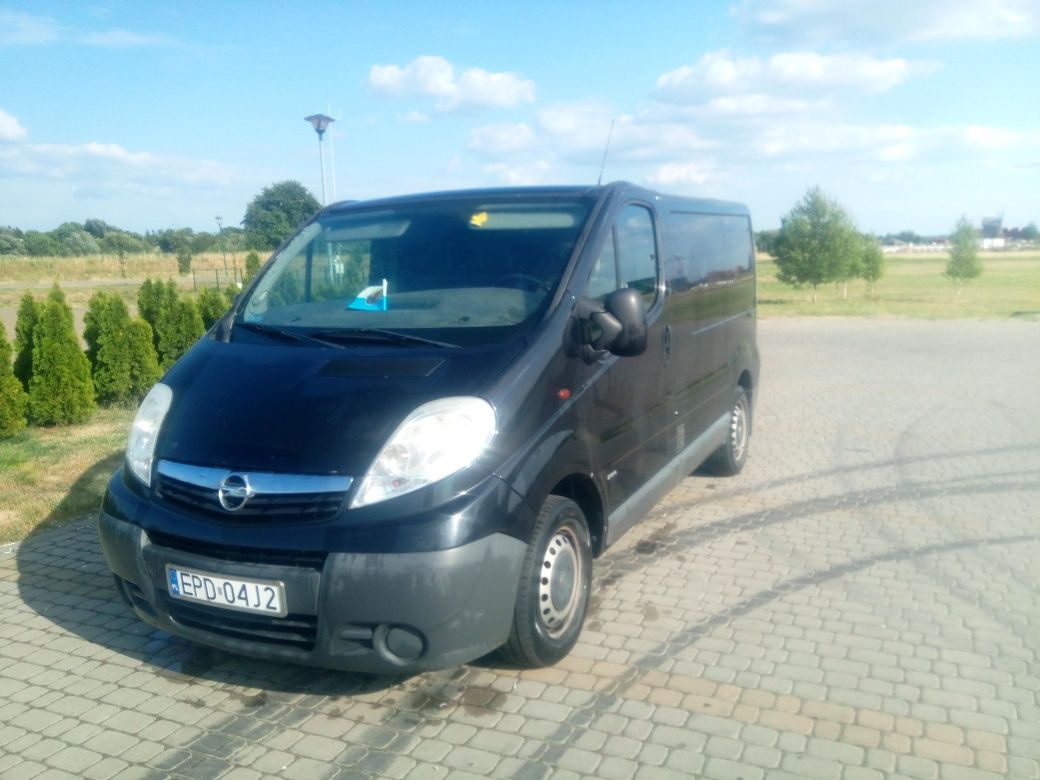 Opel Vivaro klima diesel tempomat bus