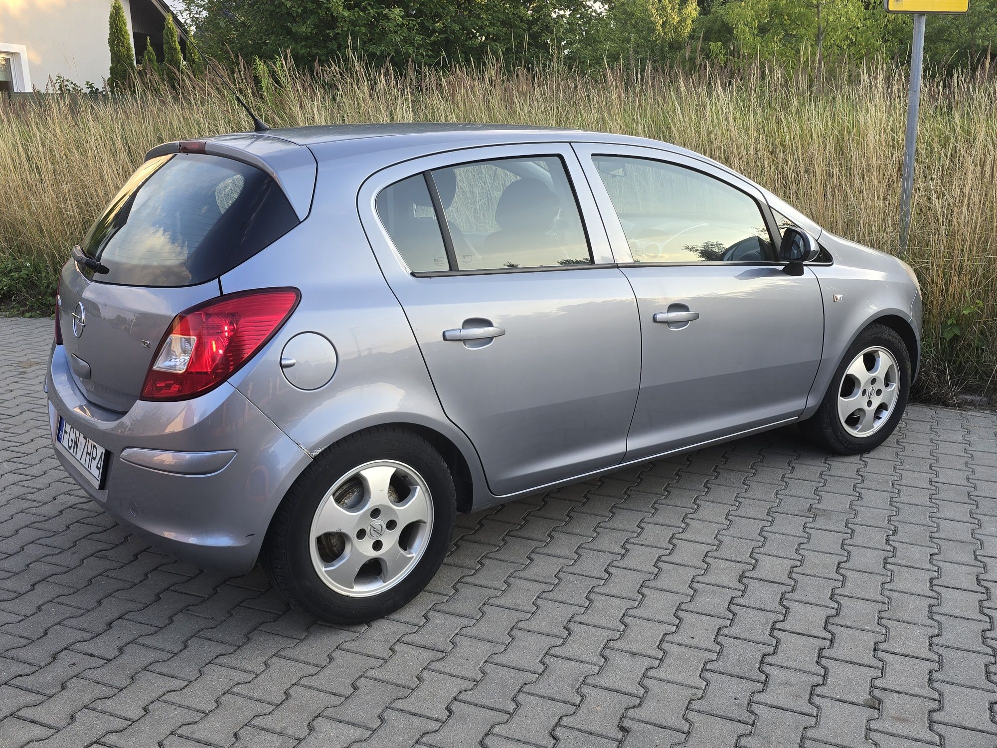 Opel Corsa D 1.2 Eco tec sprawna klima
