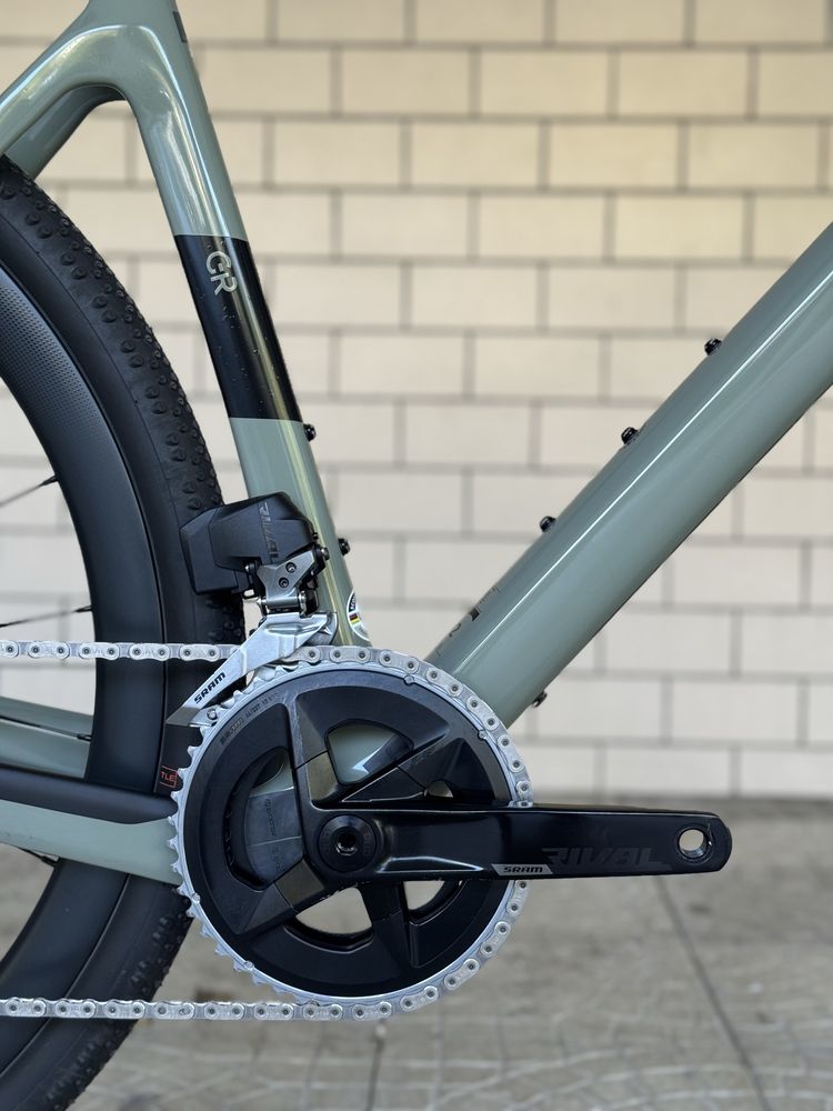 Bicicleta Gravel Scott Addict com rodas carbono