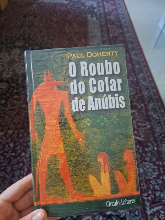 "O Roubo do Colar de Anúbis" de Paul Doherty