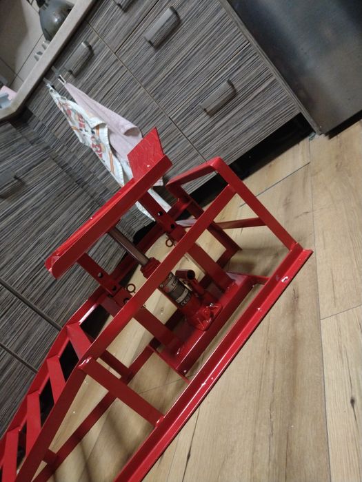 Najazdy z podnośnikiem