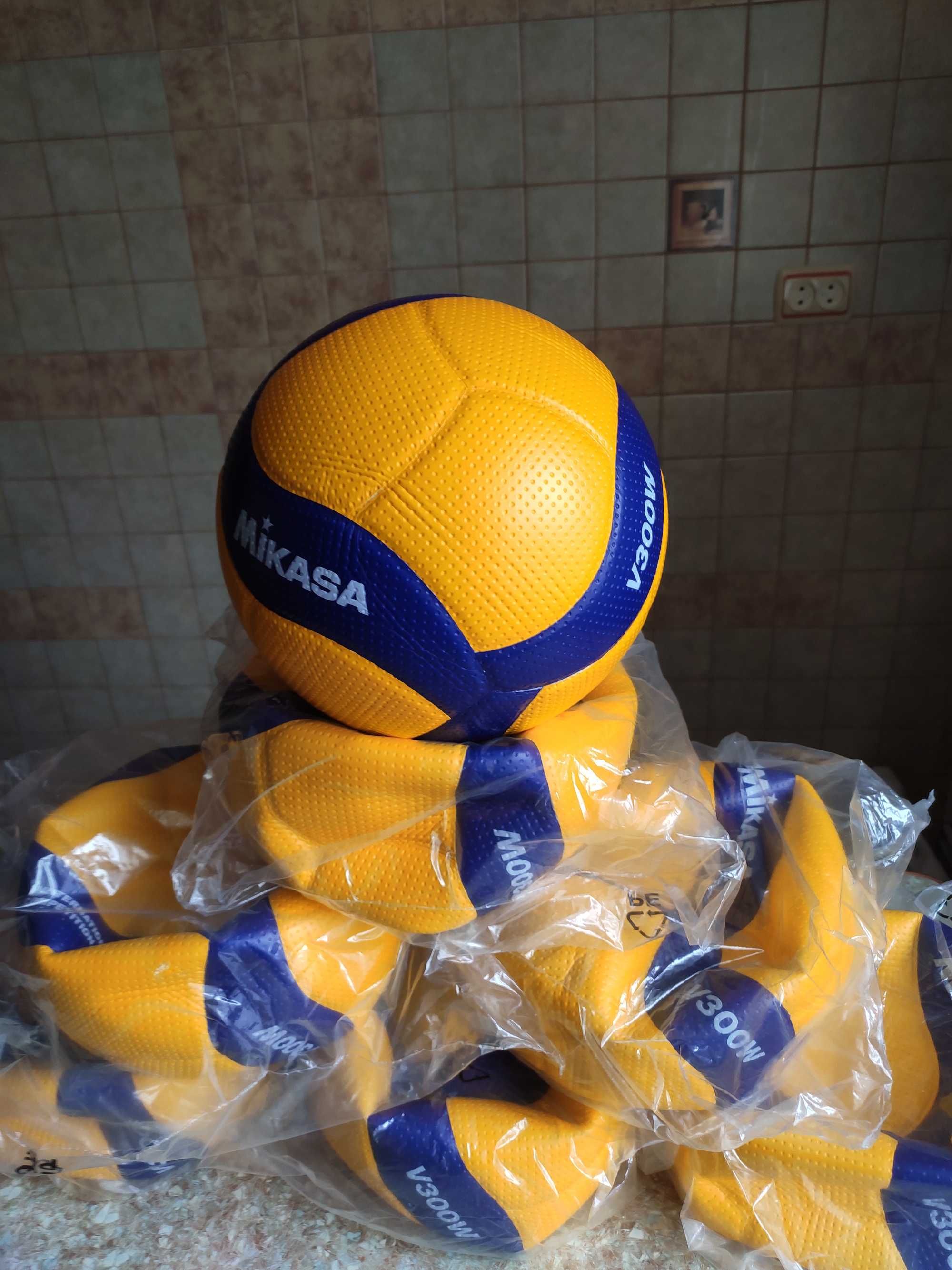 Волейбольні М'ячі MIKASA V300W від Офіц.Виробника
Гарантія 100% Якості