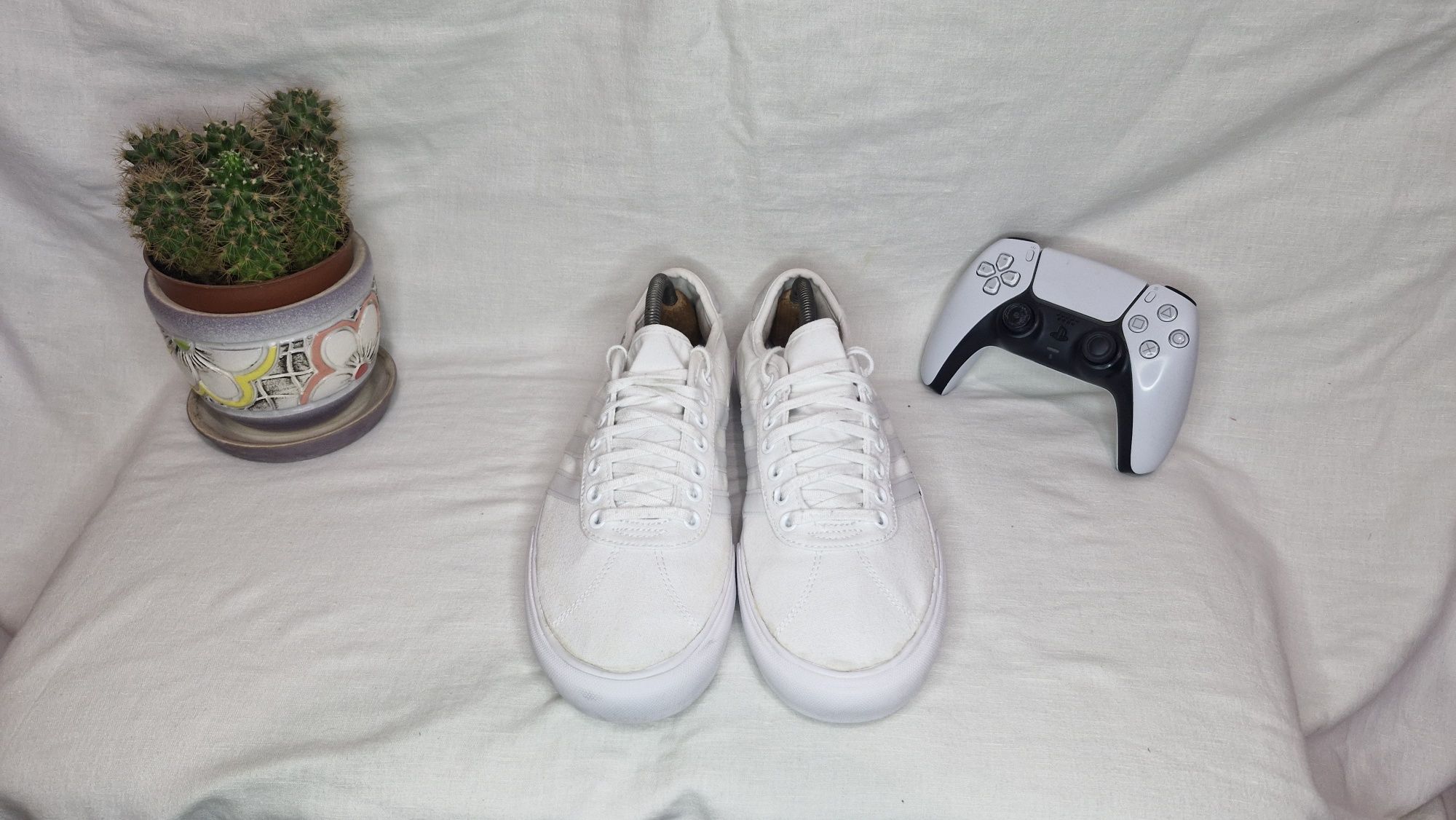 Білі кеди Adidas.Розмір 42.5