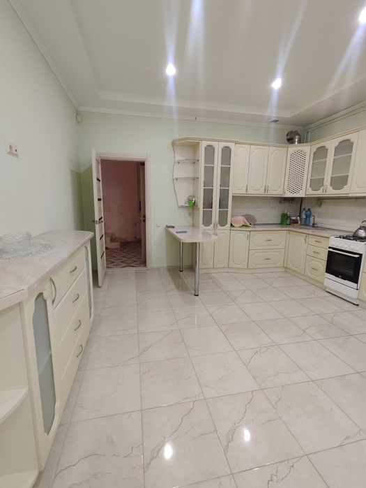 Новый дом рядом с каналом. Торг уместен