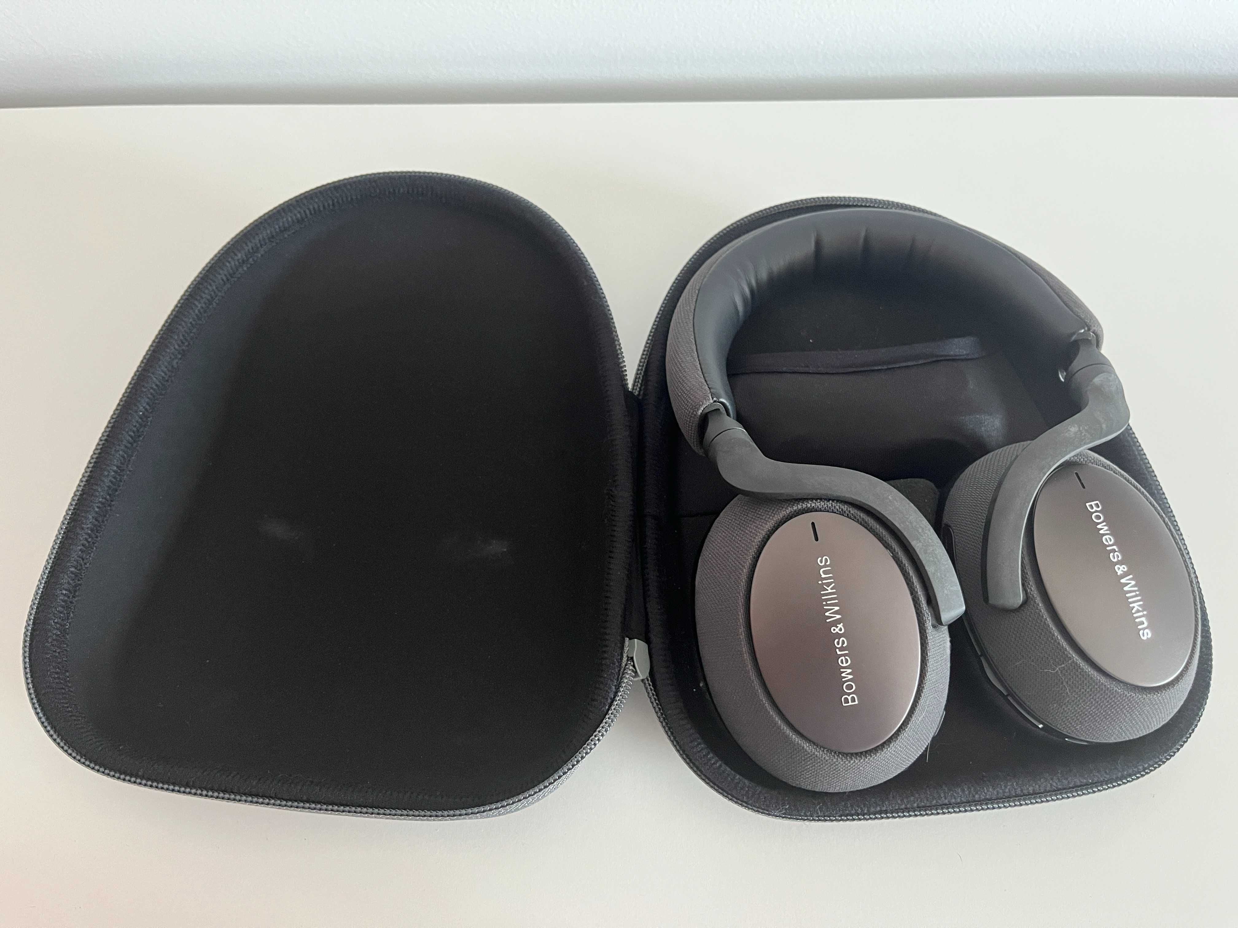Auscultadores Bluetooth Bowers & Wilkins PX7 noise-cancelling