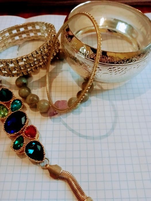 Продам бижутерию