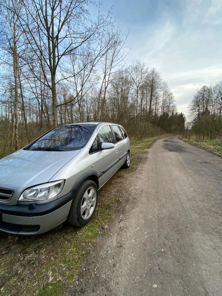 Sprzedam Opel Zafira A 2003 rok