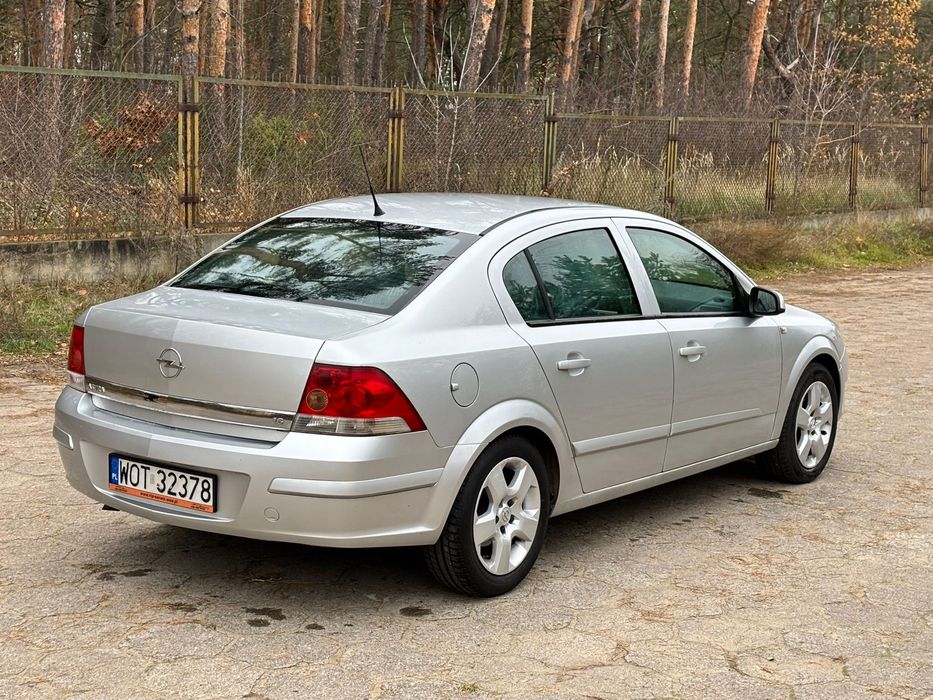 Opel Astra 1.6 LPG 2007rok