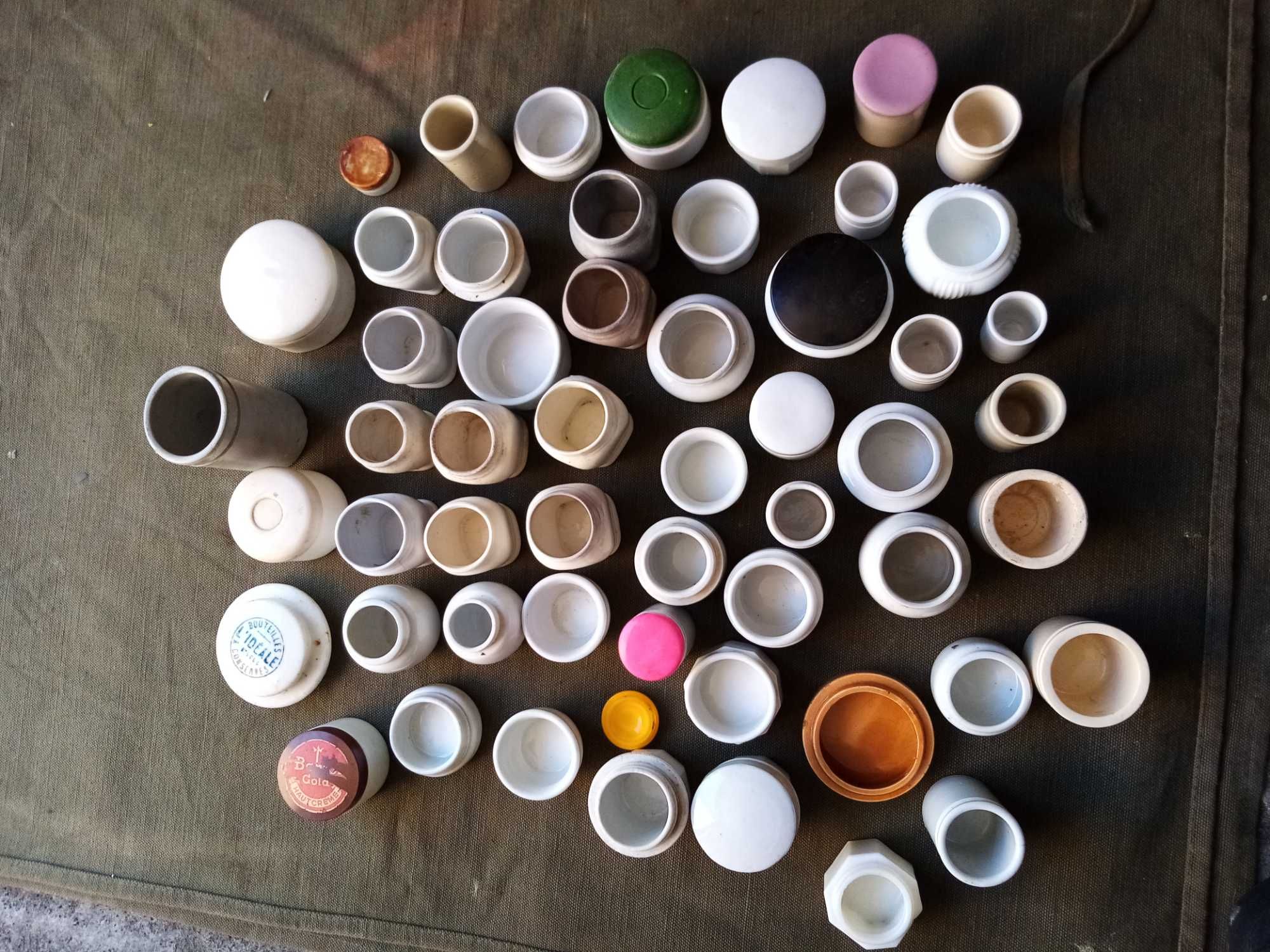 Historyczne przedwojenne porcelanki