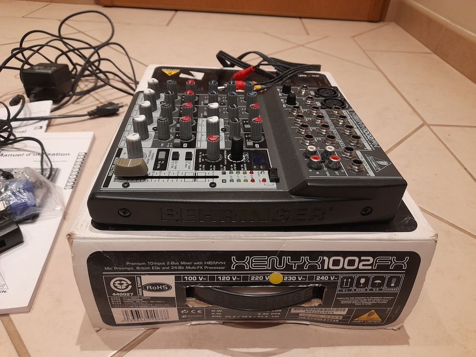 Mesa de mistura XENYX 1002 FX