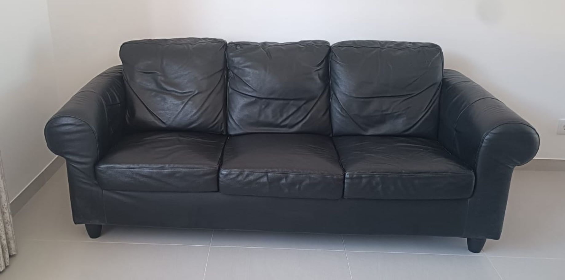 Sofá  preto  50€