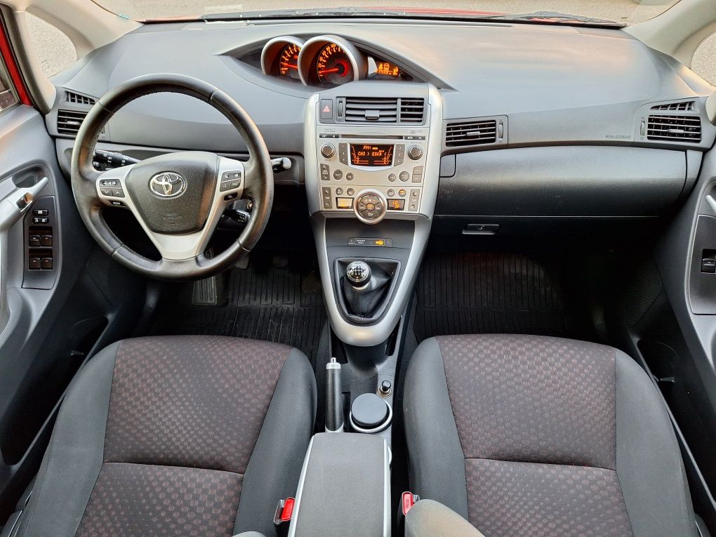 TOYOTA VERSO*1.8i 147 KM*7 os*Klimatronic*Panorama*Grzane fot*REJ PL