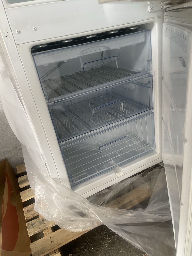 Lodówka Amica ACZ310iMC