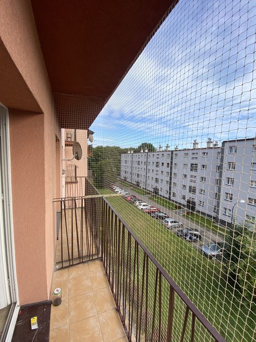 Montaż siatki na balkon dla kota/ przeciwko ptakom
