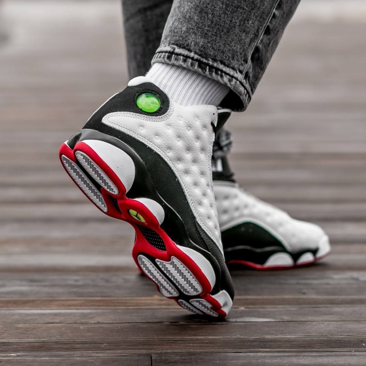 Nike Air Jordan 13 (белые с чёрным)