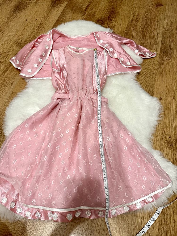 Różowa dziecięca sukienka z marynarką