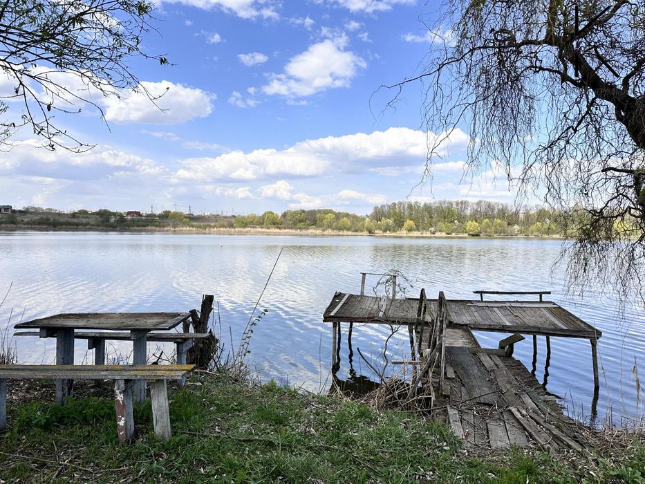 Продам ділянку з виходом до Озера