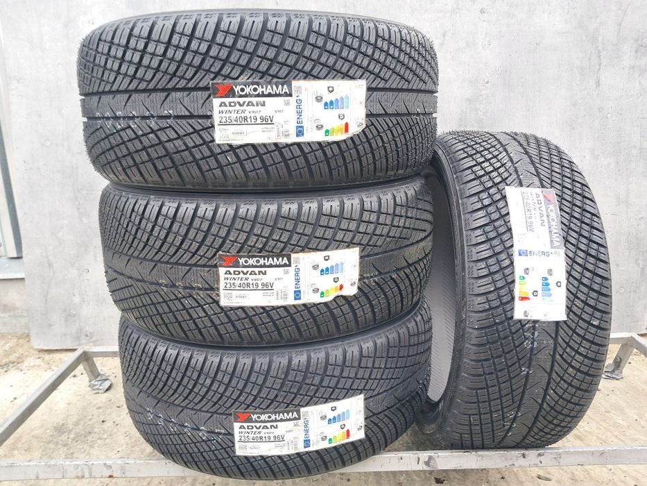 Резина зимова, НОВА, 235/40 R19 Yokohama Advan Winter V907 2025 рік