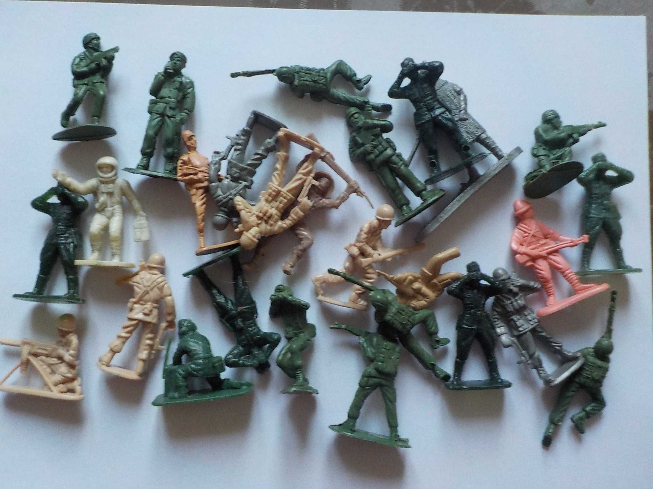 Figurki żołnierzy wojsko